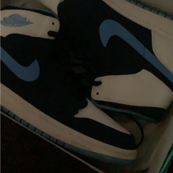Shoes sizes 9-10.5